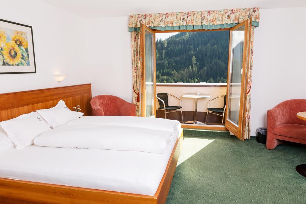 Hotel Tirolerhof Serfaus Esterno foto