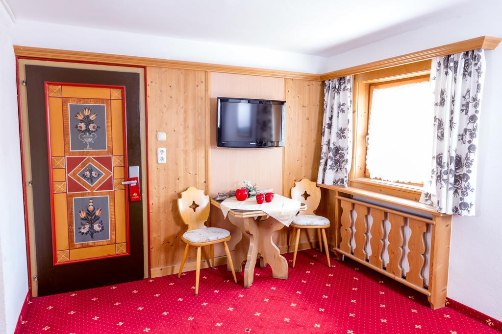 Hotel Tirolerhof Serfaus Esterno foto