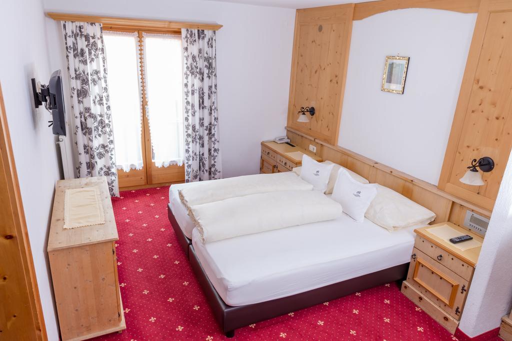Hotel Tirolerhof Serfaus Esterno foto